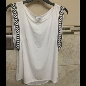 Bebe Size S Used White Top Item# 33